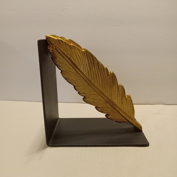 Sterling Industries Other - Golden Feather Decorative Sculpture Bookend